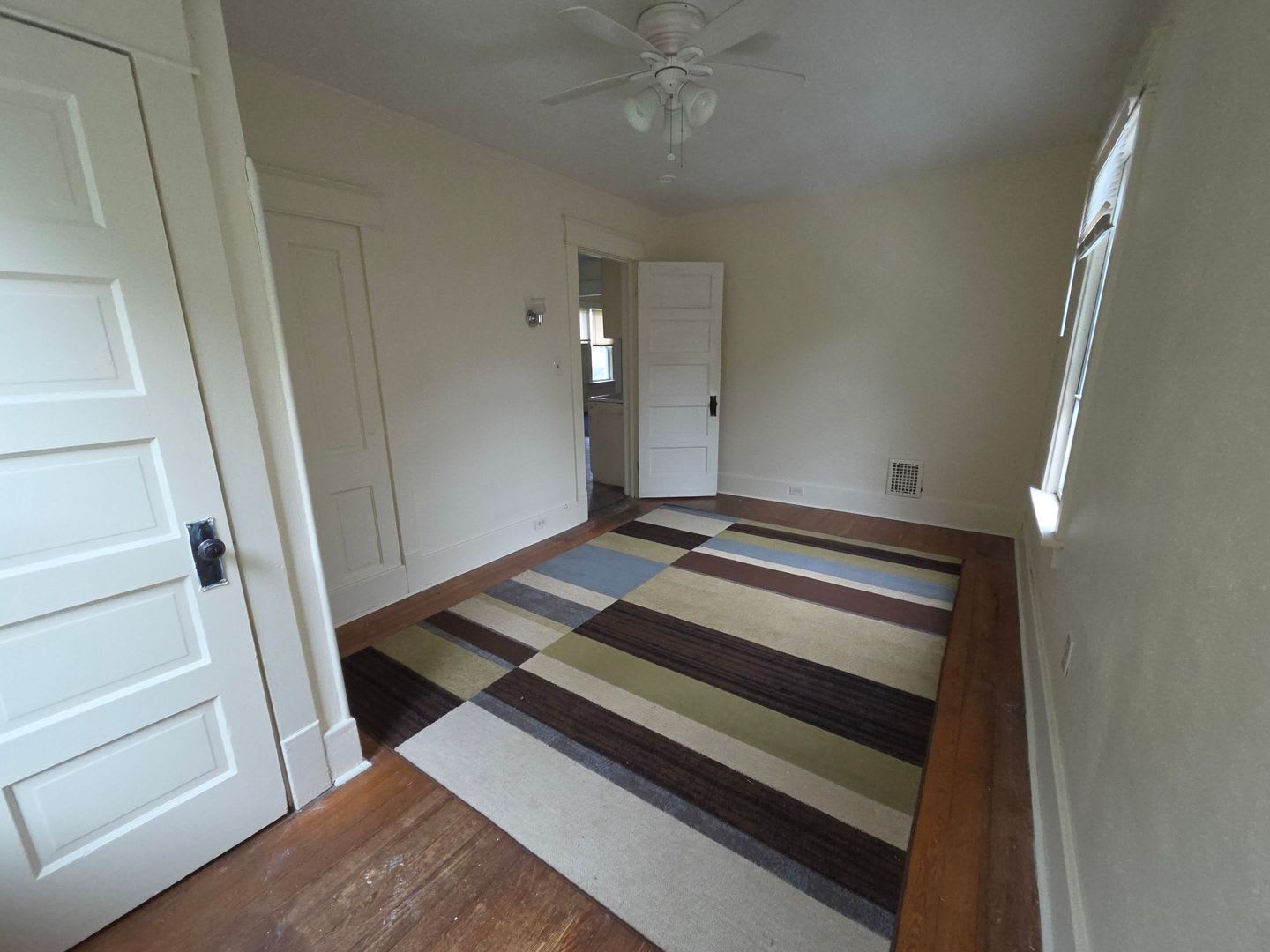 upper 1 bedroom unit lower west side – photo 3