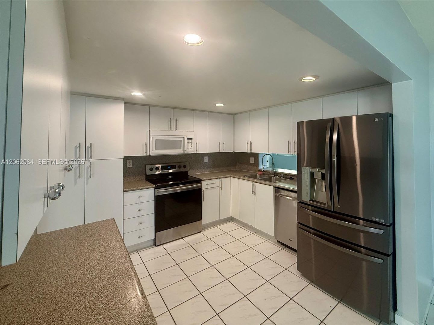 7710 Nw 5Th Street Pembroke Pines Fl 33024 – photo 1