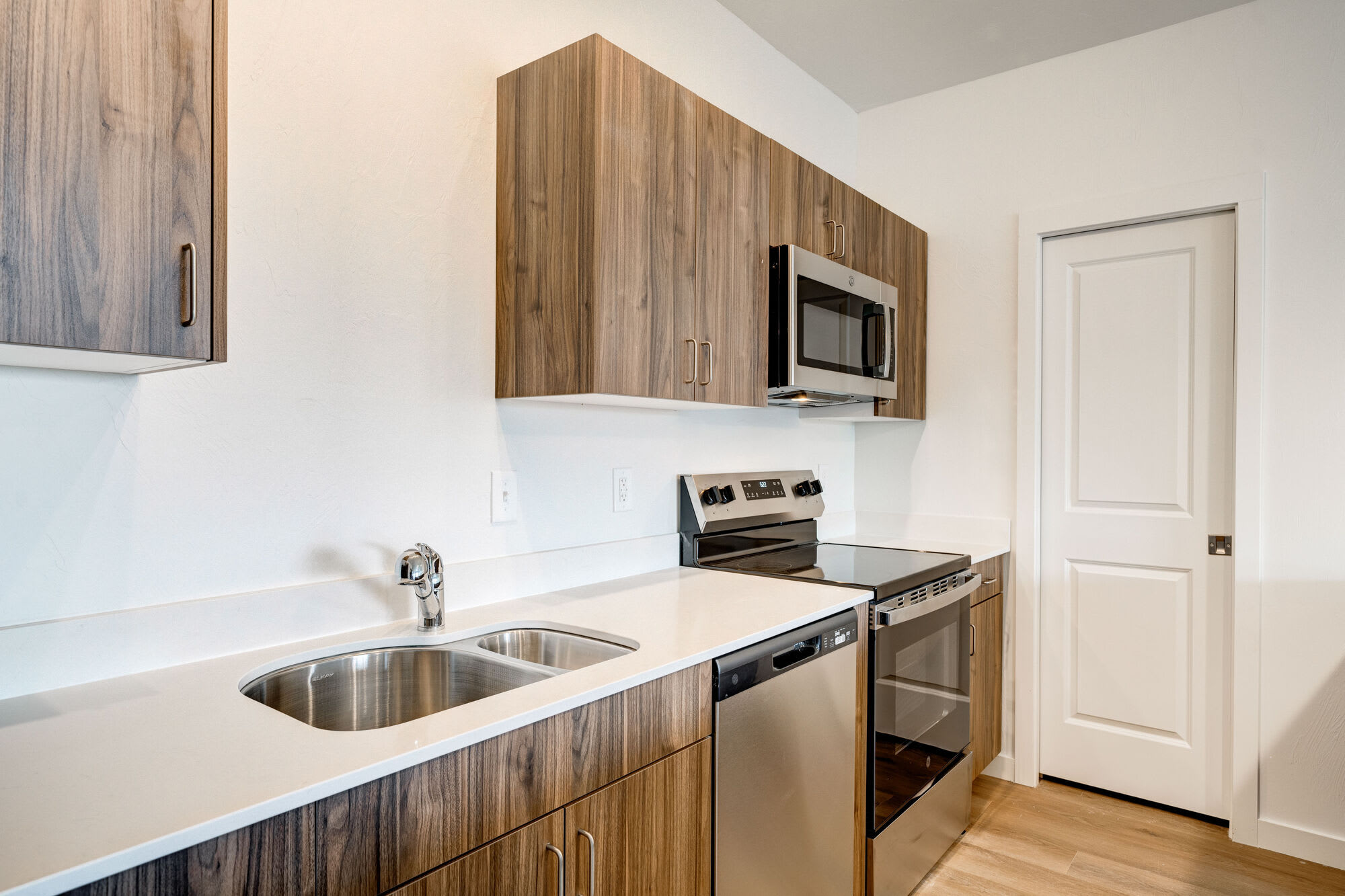 Avion Apartment Homes – photo 3
