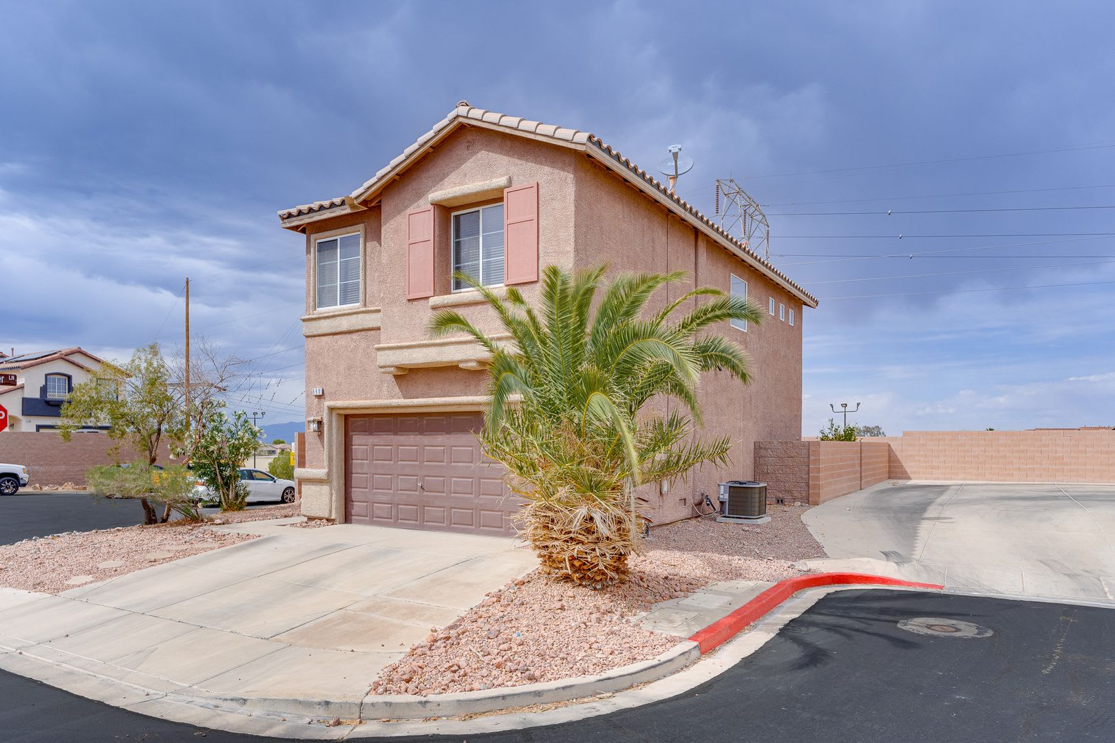 VIBRANT 3BEDROOM 2.5BATH HOME IN 89015 – photo 2