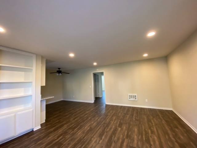 55 Mobile Home Community 2 Bedroom – photo 3