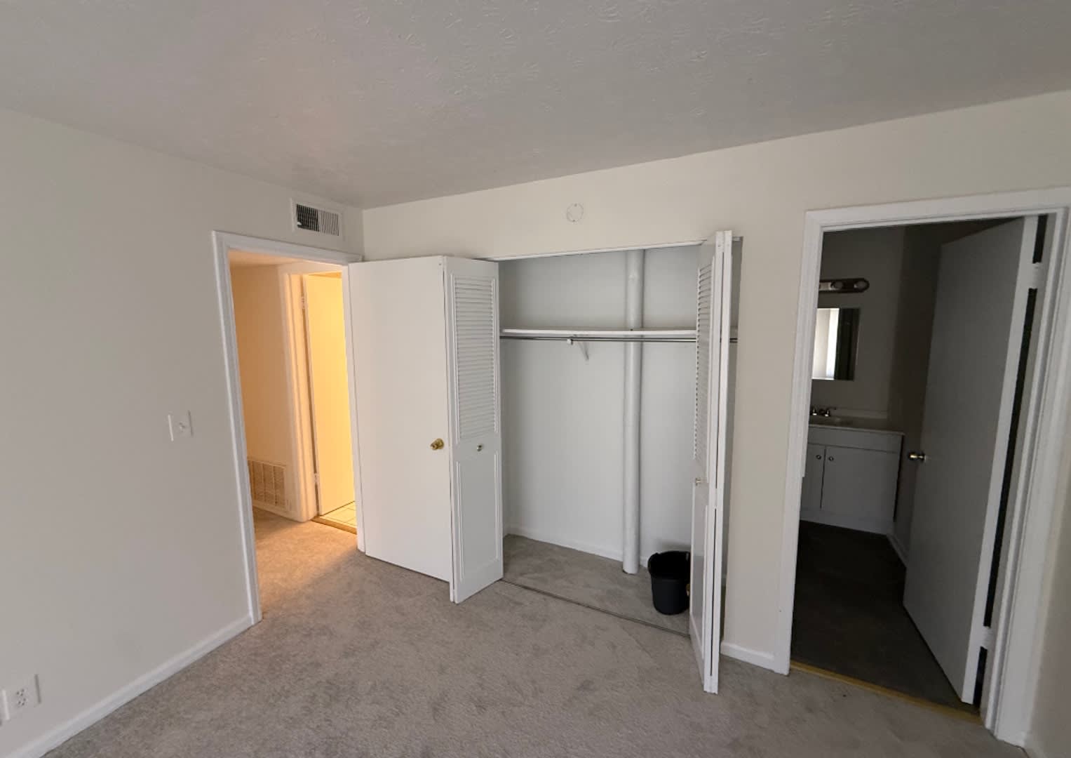Renovated 2 BR 1.5 BA in Wildwood – photo 3