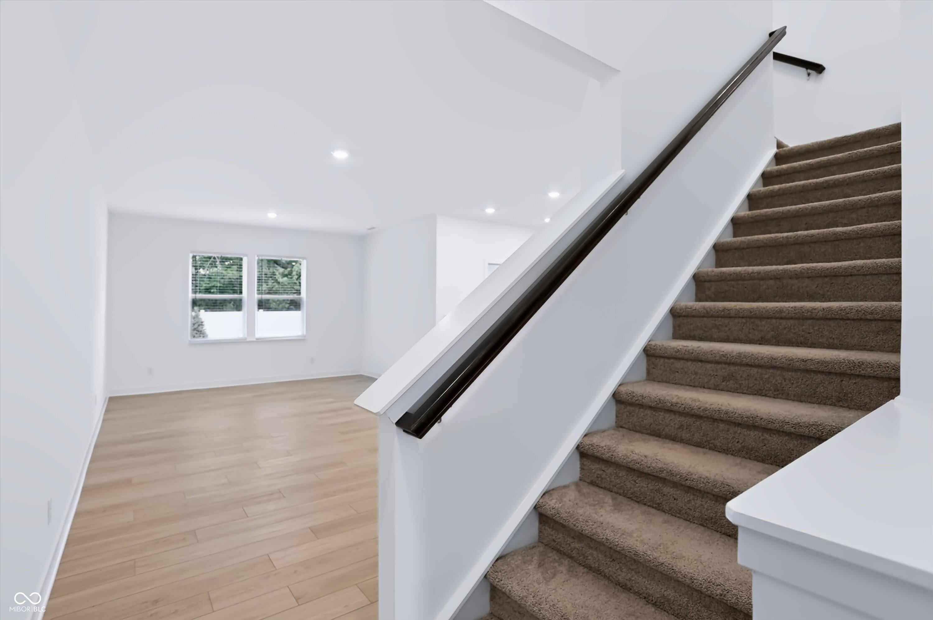 406 Monarch Lane – photo 3