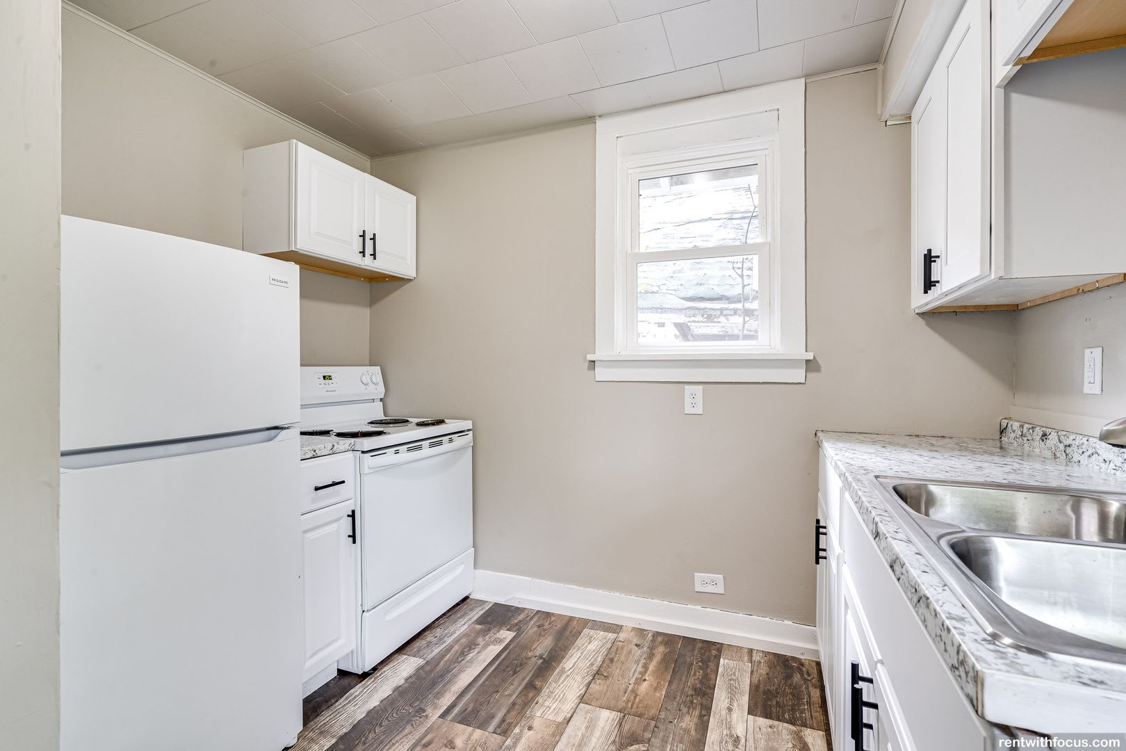 579 Mt. Vernon St. – photo 1