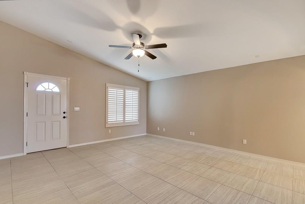 6097 Vintage Street – photo 3