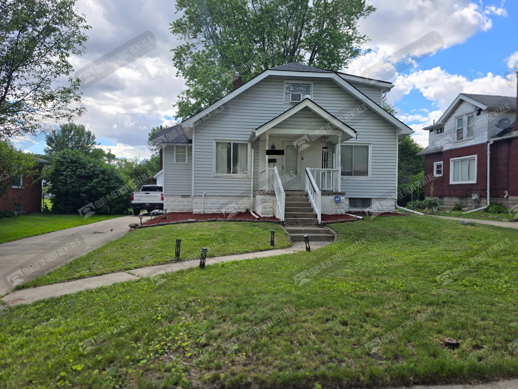 22889 Oakwood Ave – photo 3