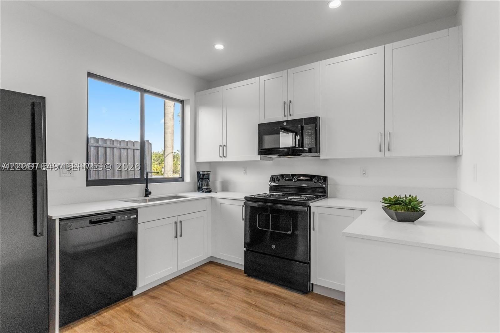 401 SW 1st St – photo 5