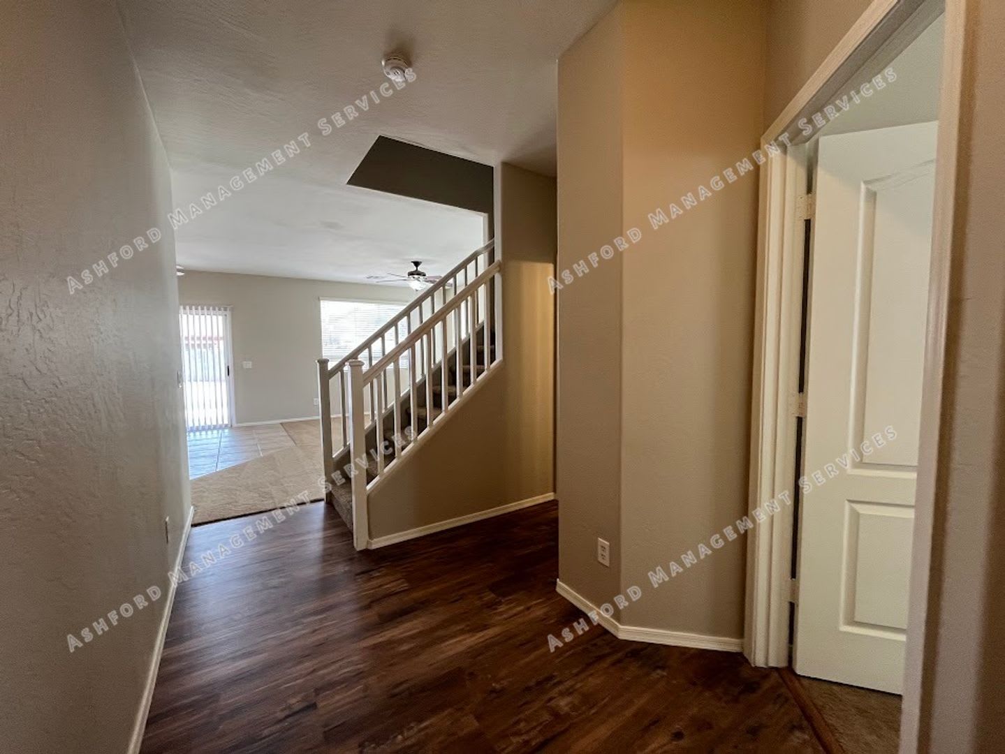 Spacious 4 bedroom plus loft in Tolleson – photo 2