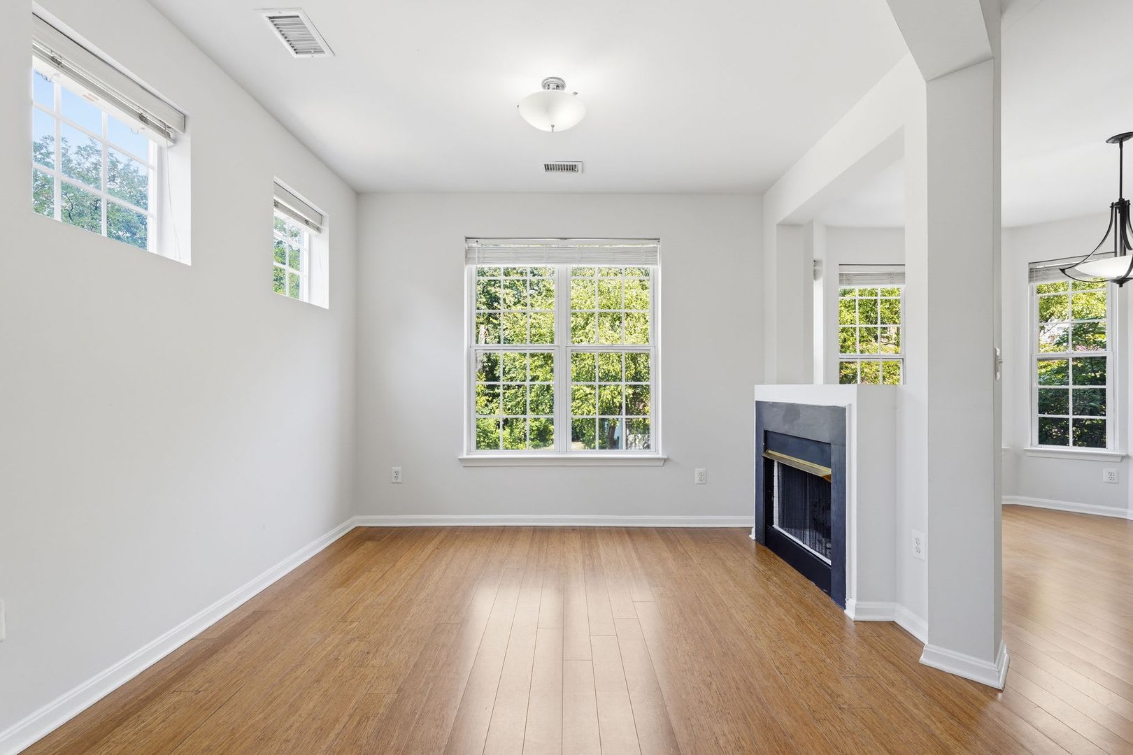 Bright 2BR/2BA with Fireplace, Balcony, Pool &amp; Parking! – photo 5