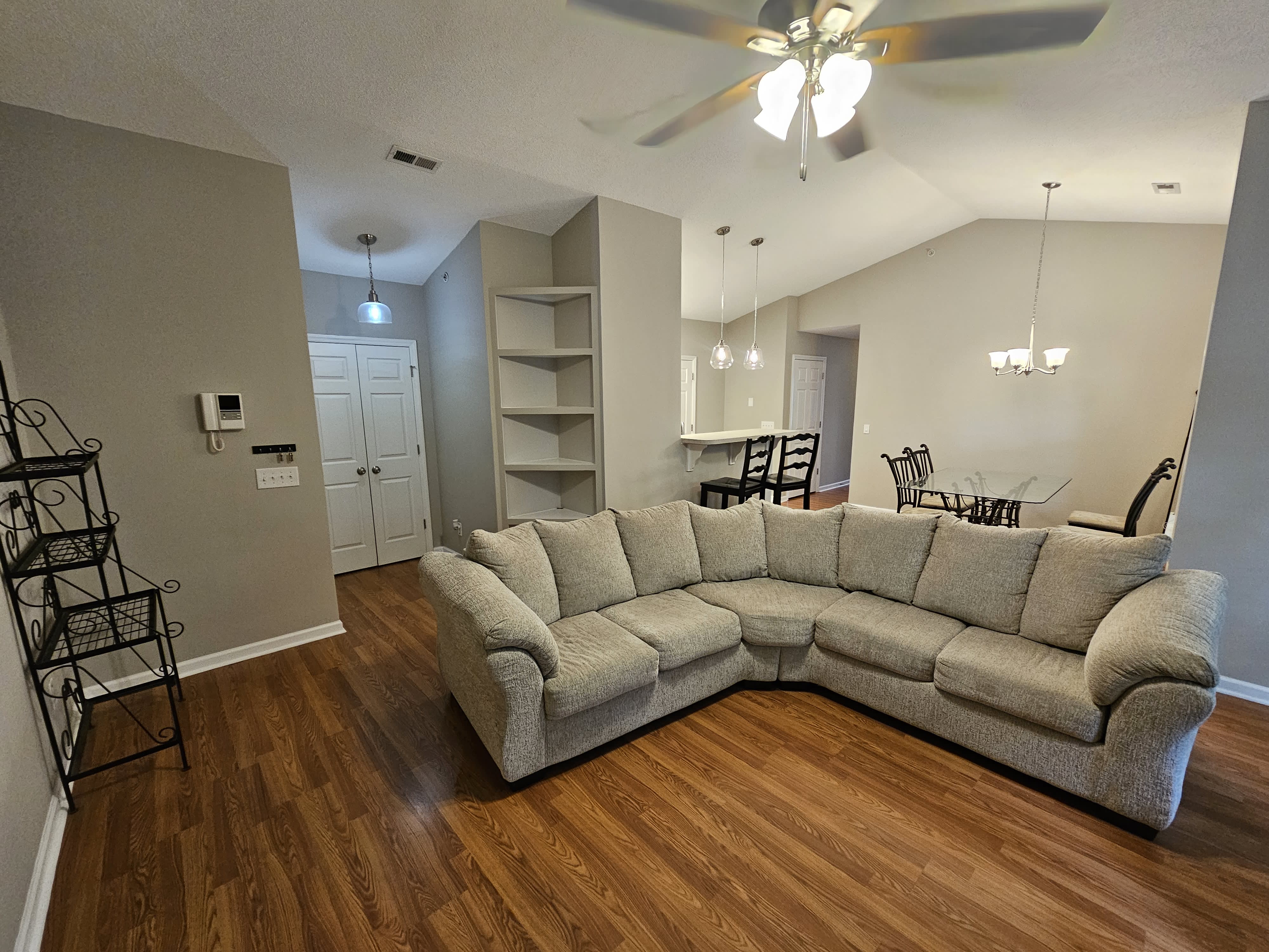 3483 Forestdale Dr Apt 3B – photo 4