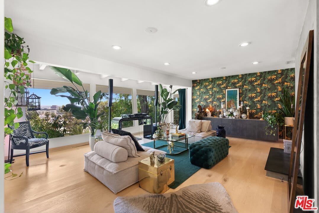 6630 Whitley Ter – photo 5