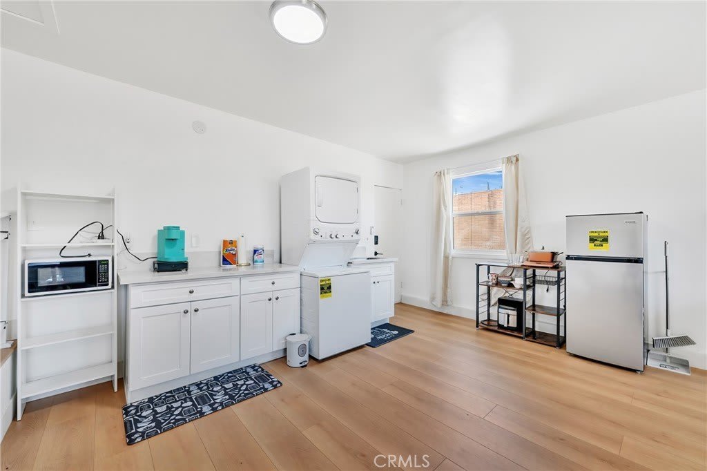1345 Jellick Avenue – photo 3