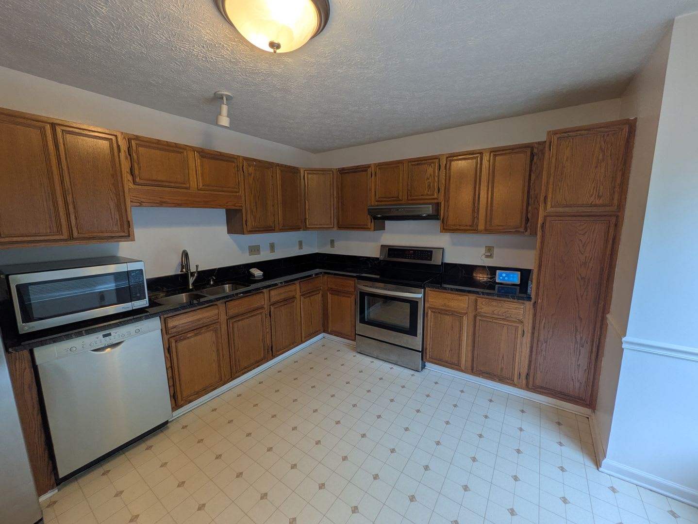 6008 Yeaton Glenn Drive – photo 3