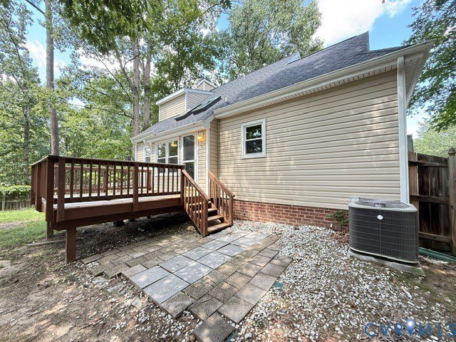 2508 Sutton Place – photo 2