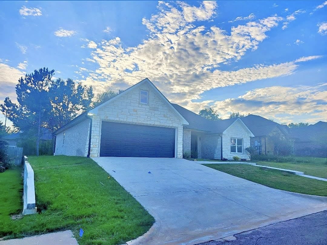 805 Woodridge Cir – photo 1