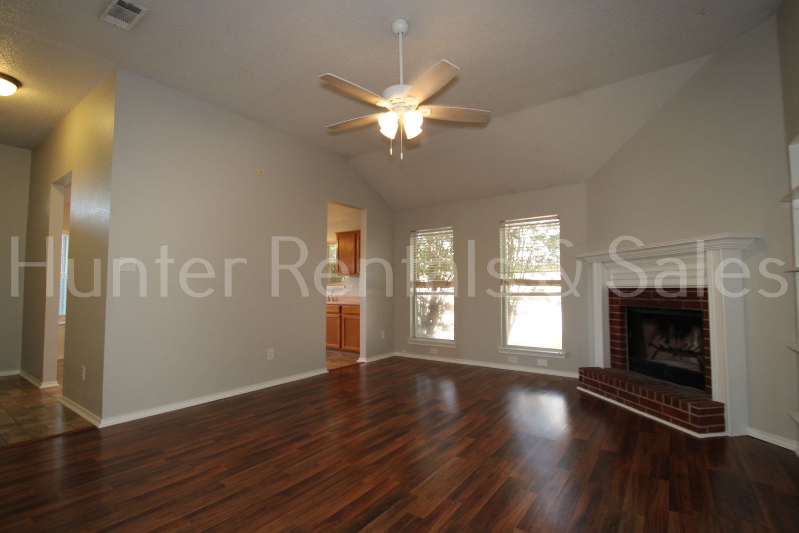 Exceptional Living with Vaulted Ceilings, Cozy Fireplace & Expansive Outdoor Space – photo 5