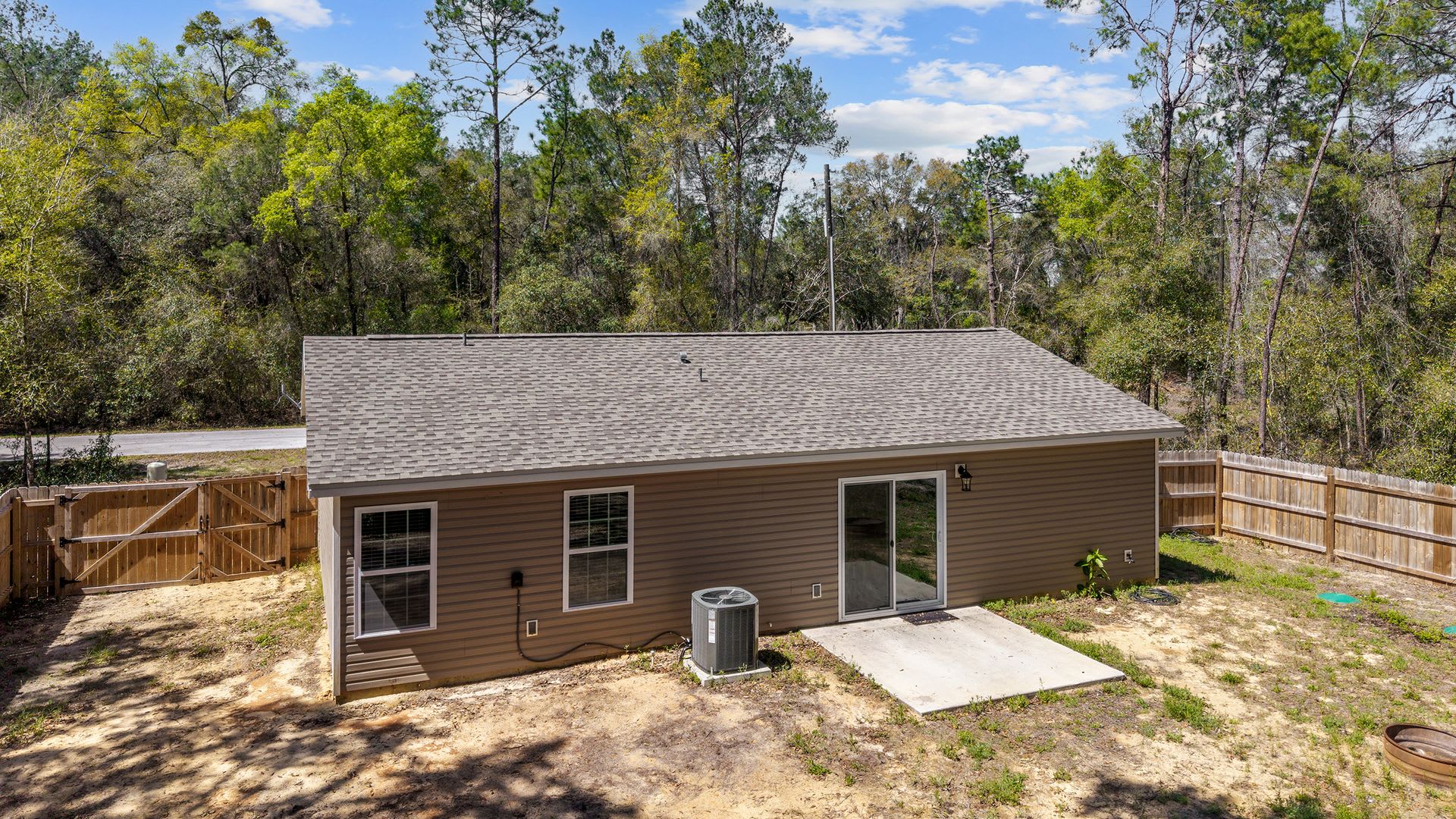 Newer 3 2 In The Country With Fenced Yard And Shed – photo 3