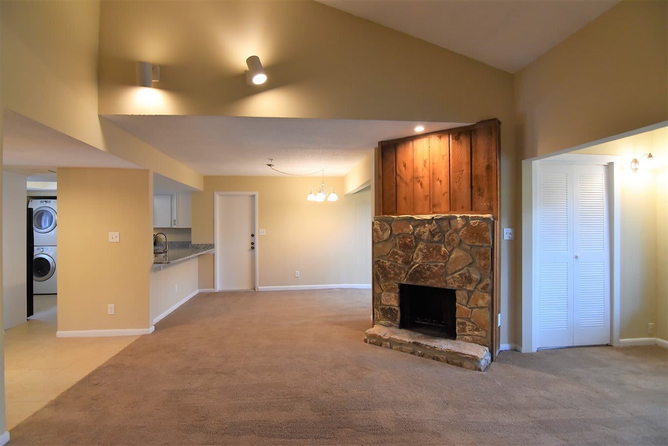 3br 2ba Gated Community just south of DOWNTOWN ORLANDO!!! – photo 5
