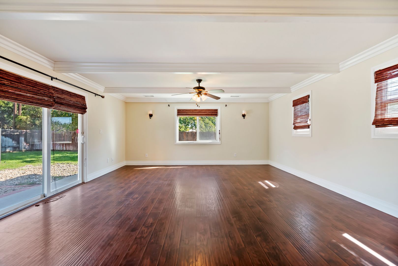 Stunning Riverside Home For Rent Solar Ev Charger More – photo 5