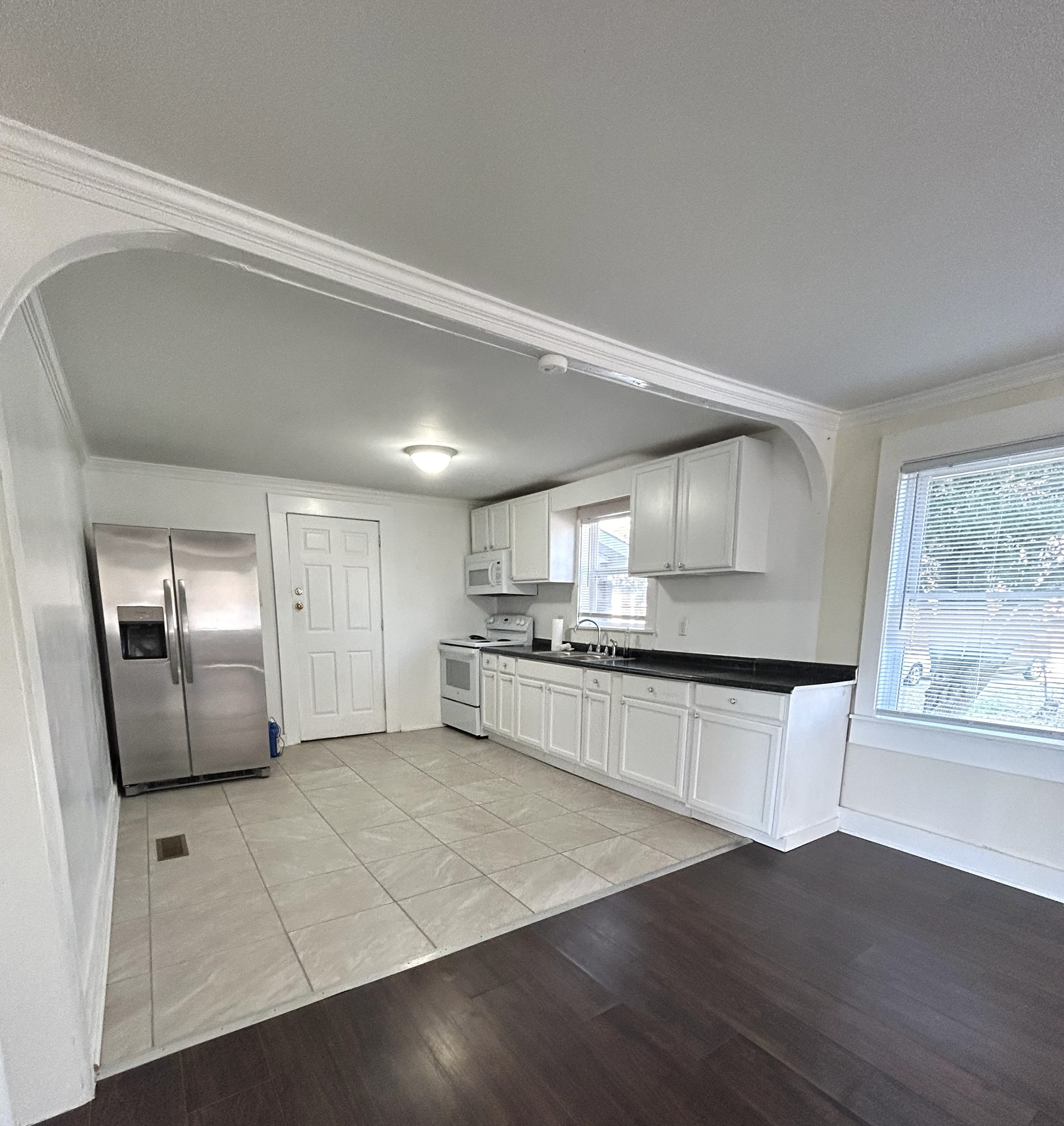 1212 Fisher Street – photo 3