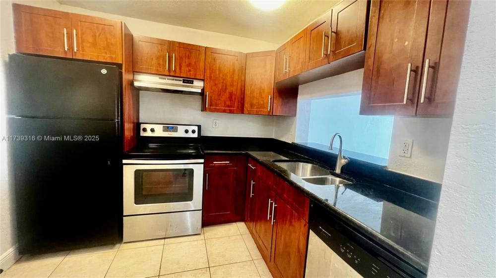 494 NW 165th St Rd – photo 3