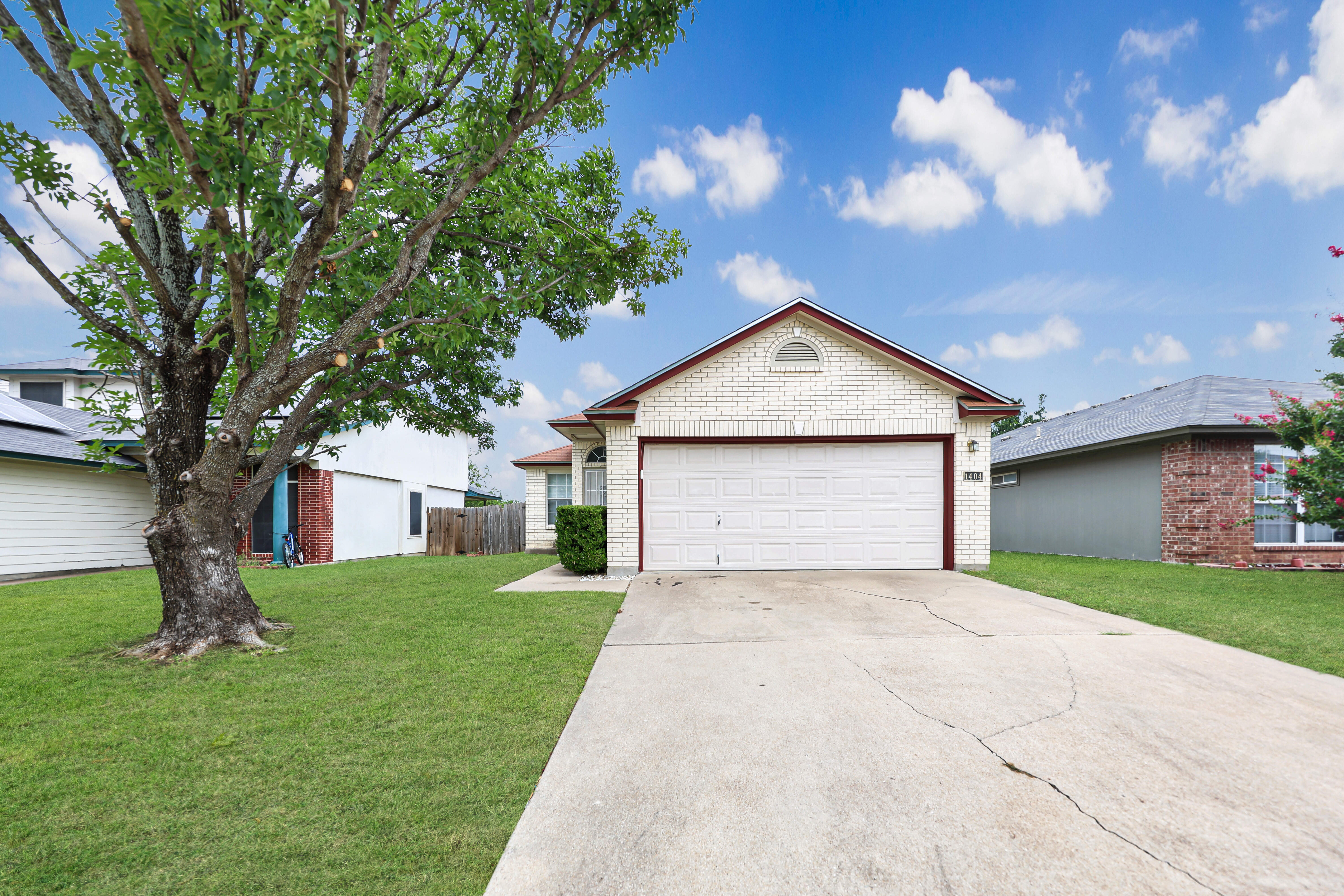 1404 Fox Creek Dr – photo 1
