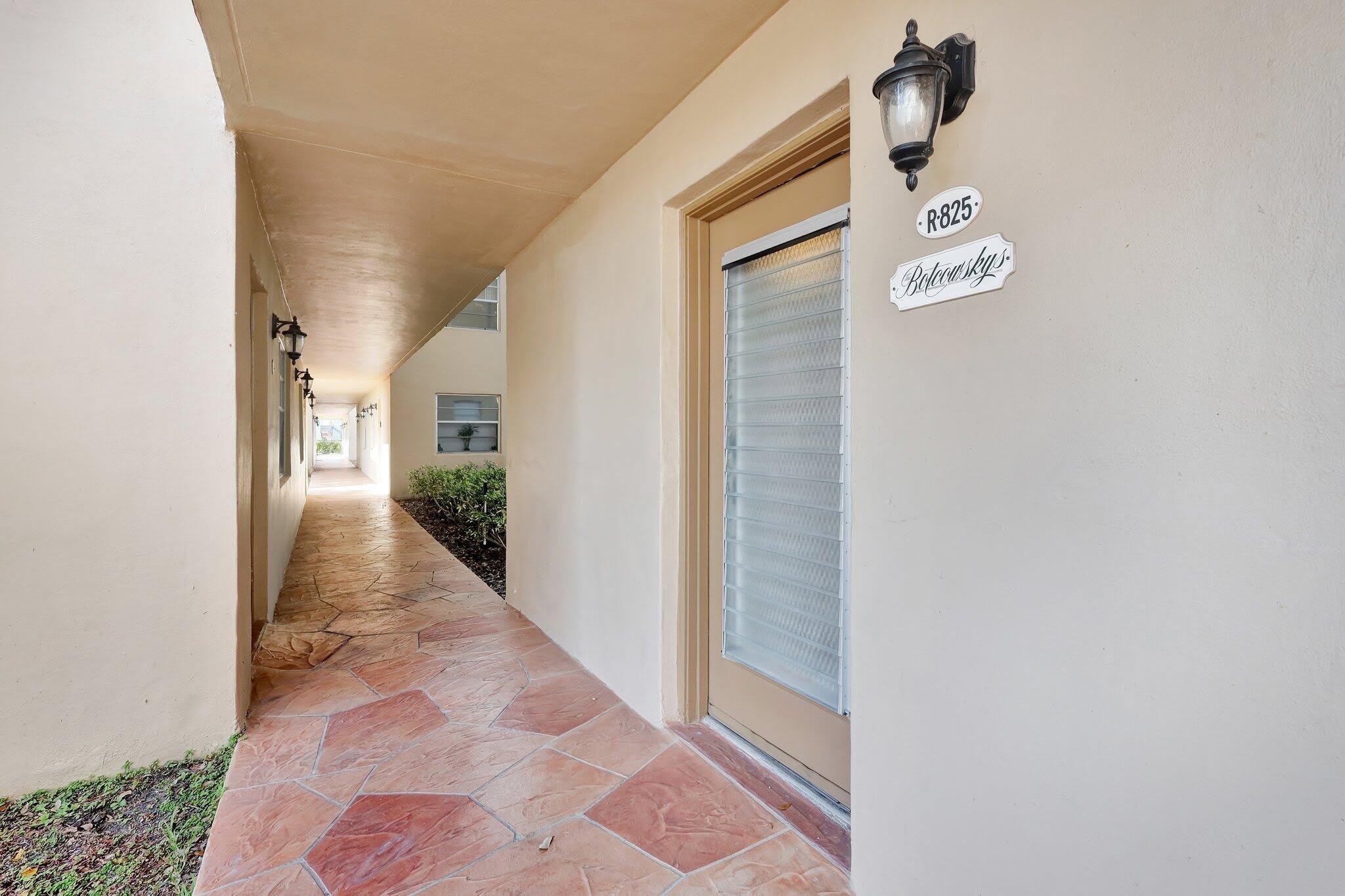 825 E Normandy – photo 2