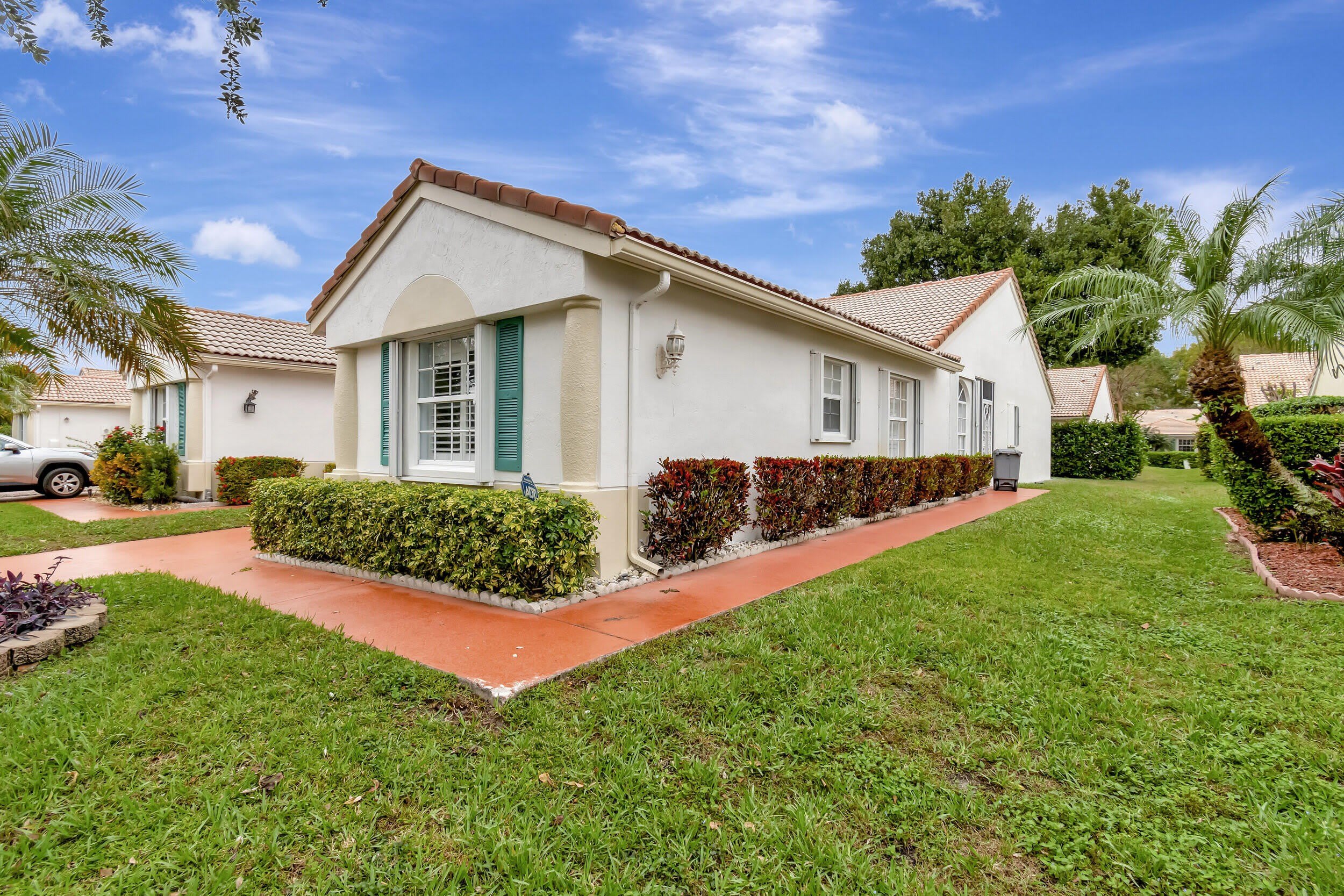6129 HELICONIA Road – photo 4