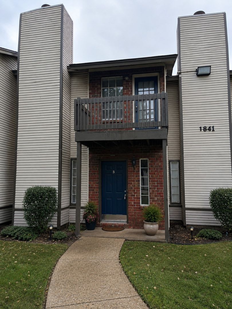 2bed/2.5 bath condo close to downtown – photo 1