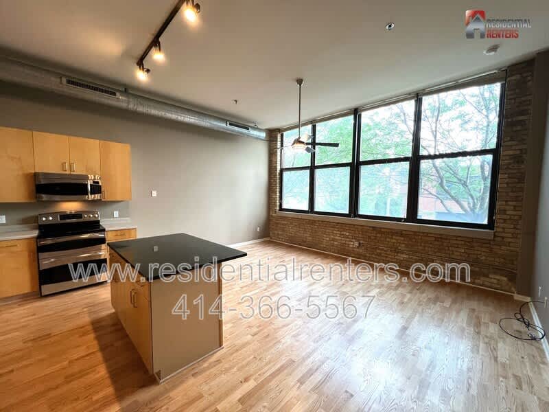1924 N Hubbard Street – photo 1