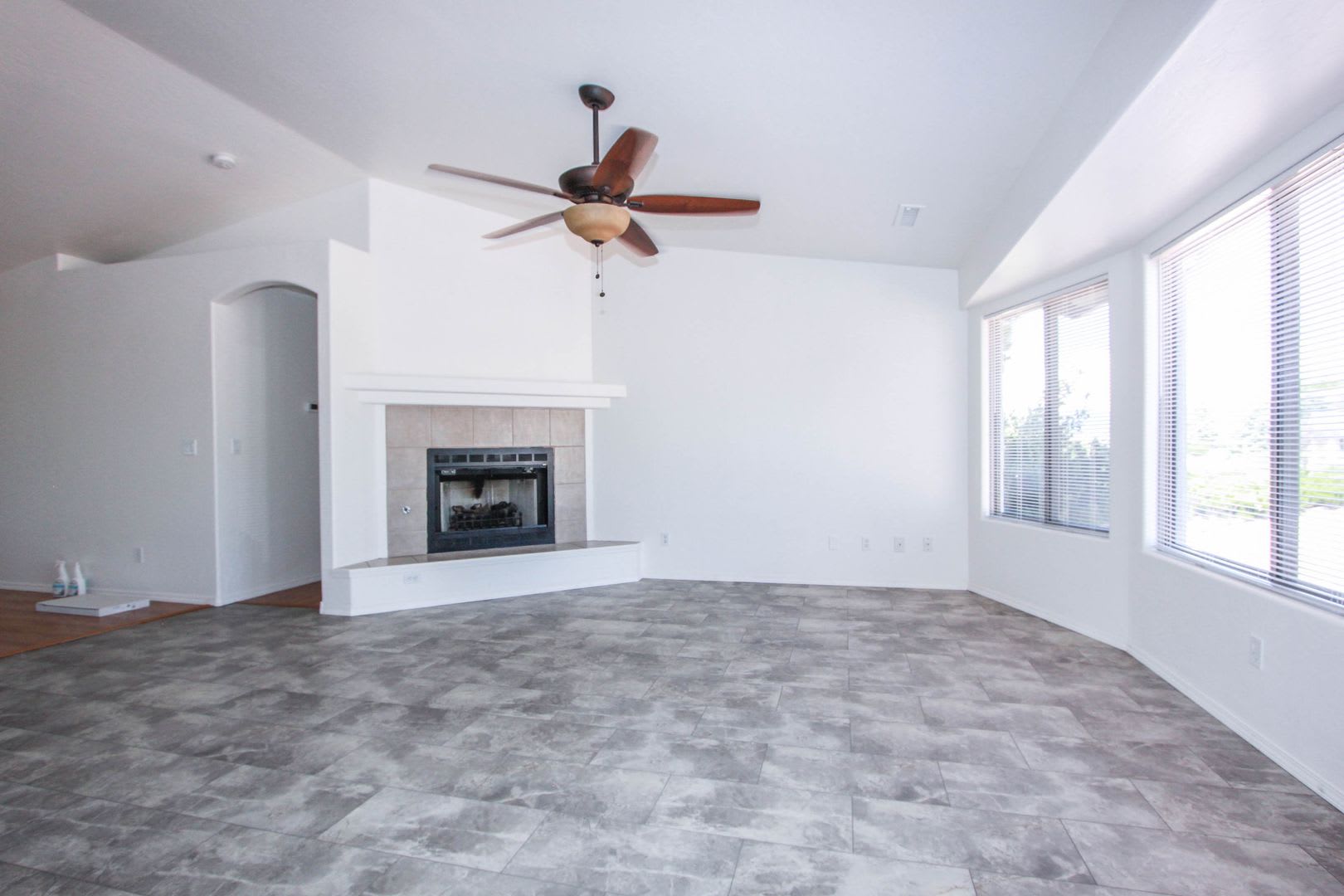 3 Bedroom 2 bathroom in Prescott Valley – photo 4