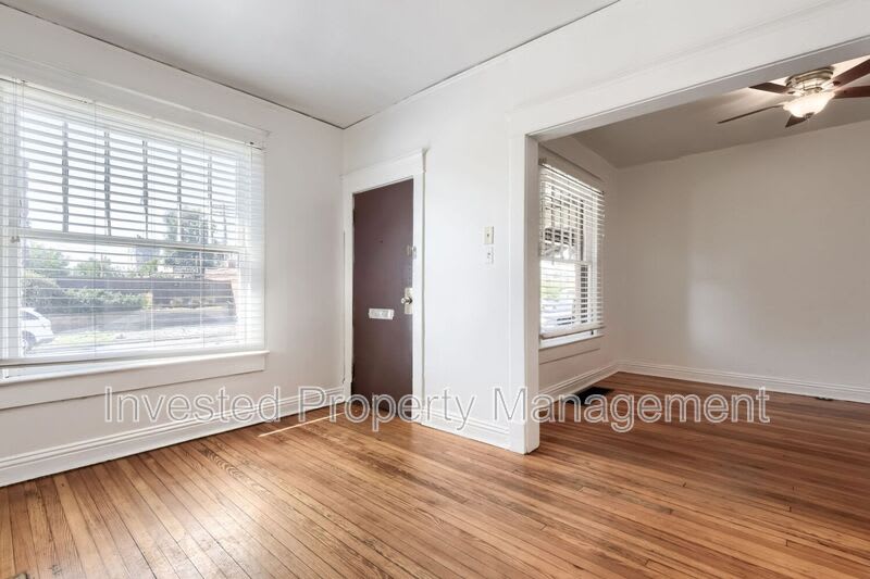 527 E 6Th Ave – photo 3
