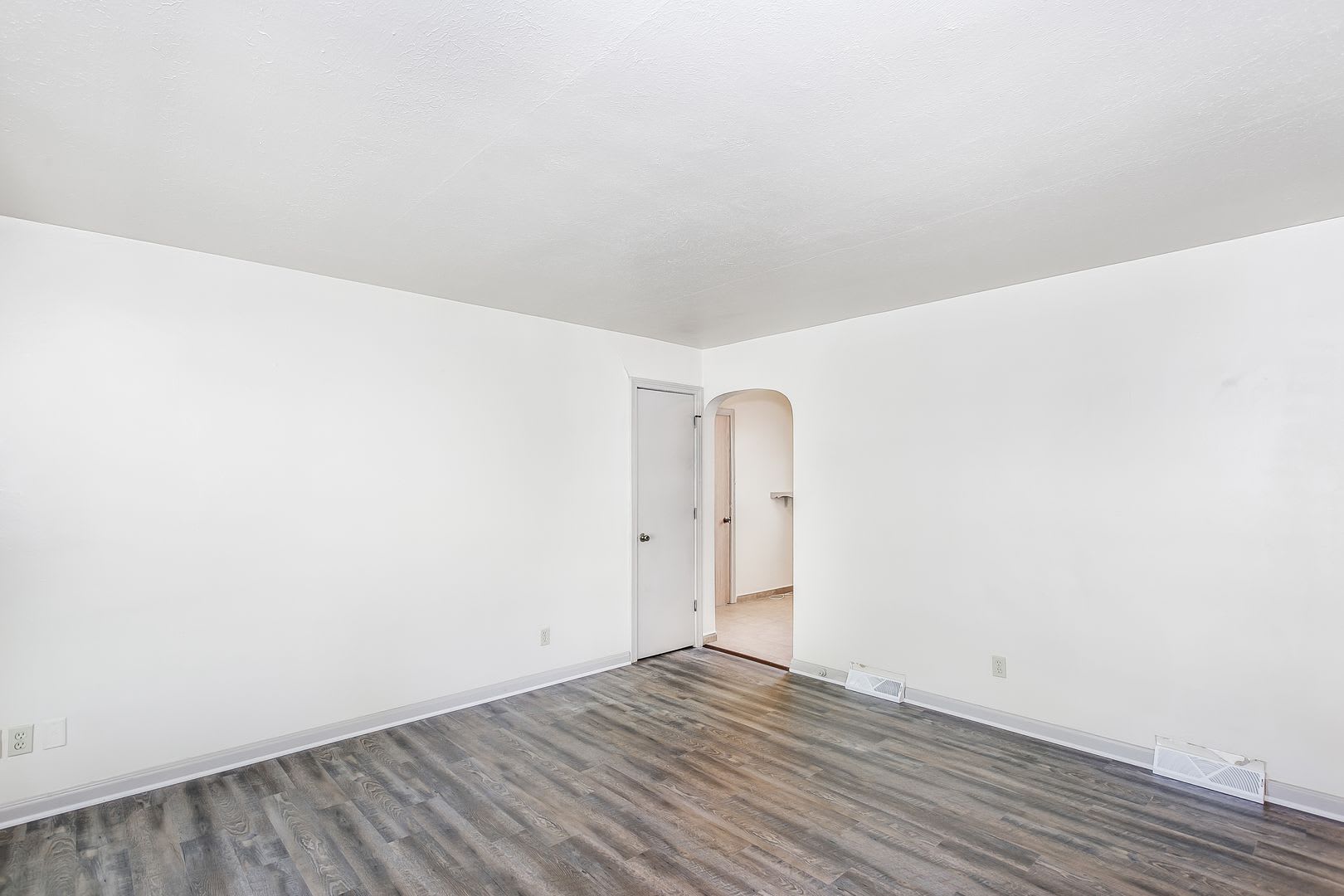 Affordable 2 Bedroom 1 Bathroom House – photo 3