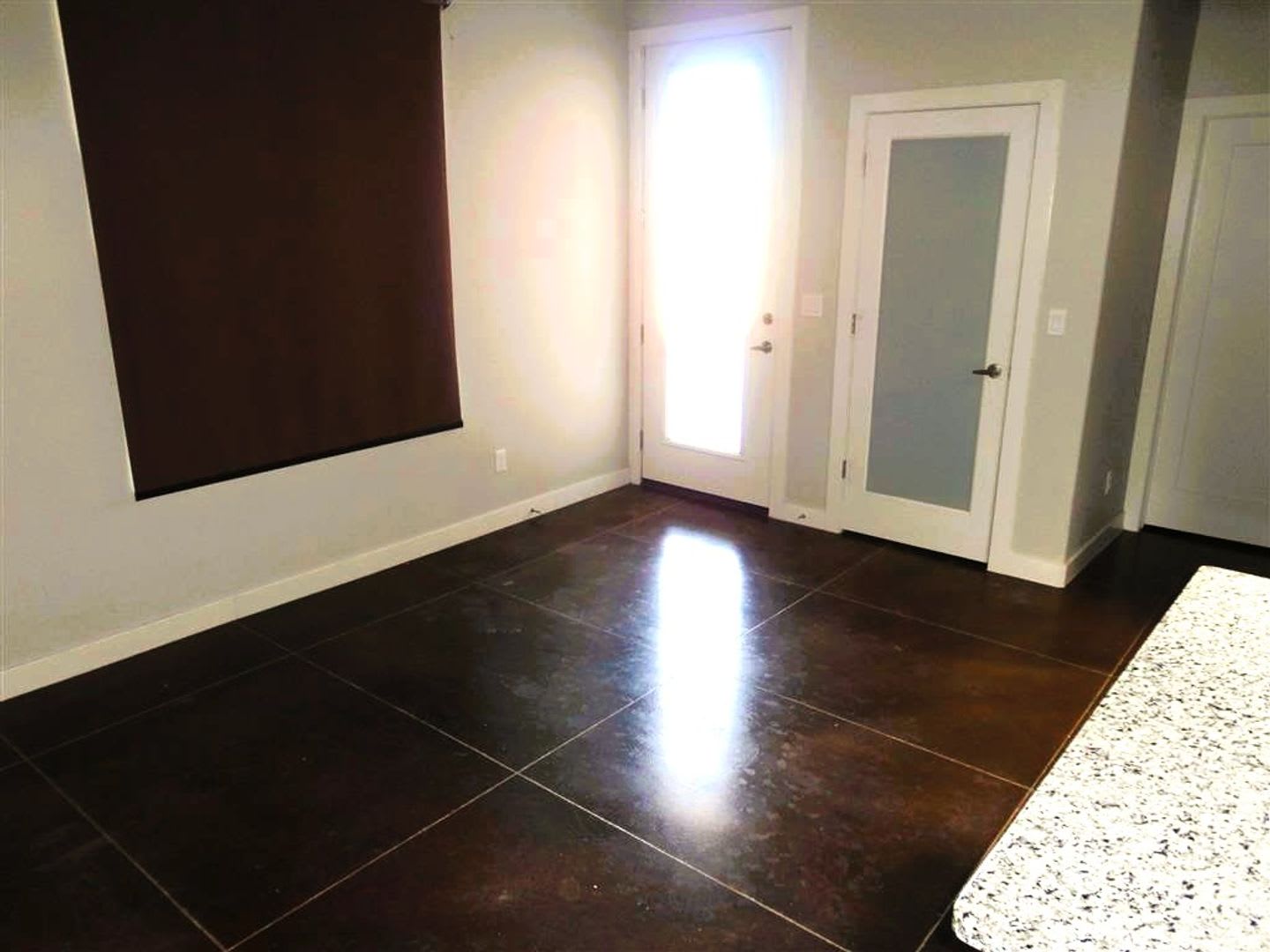 Spectacular Single Level Eastside Custom Home With Refrigerated Air Located In Quiet Neighborhood – photo 3