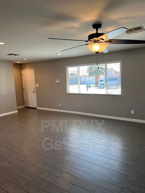 1336 W. 12th St. – photo 3