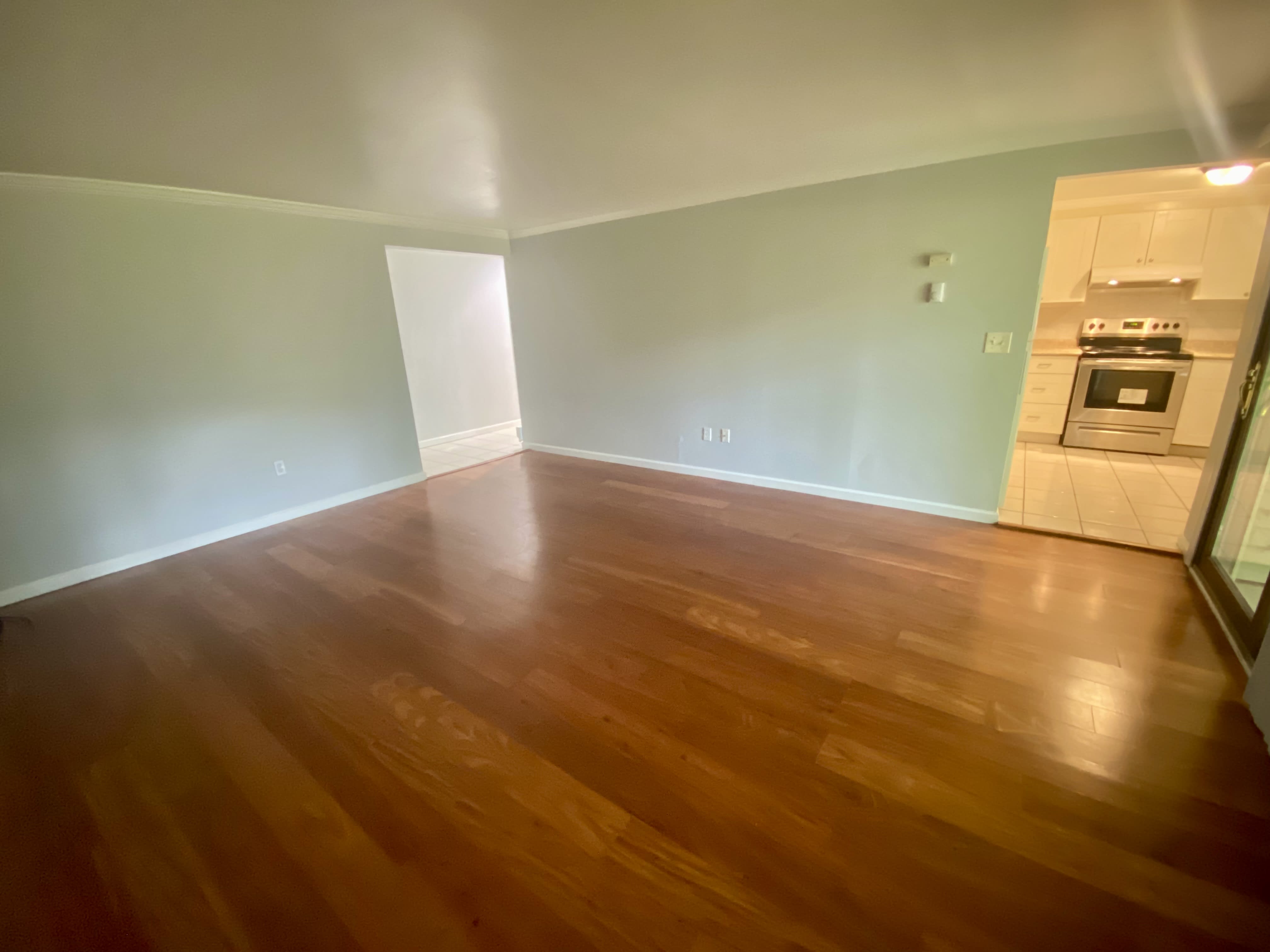 7 Padanaram Rd – photo 2