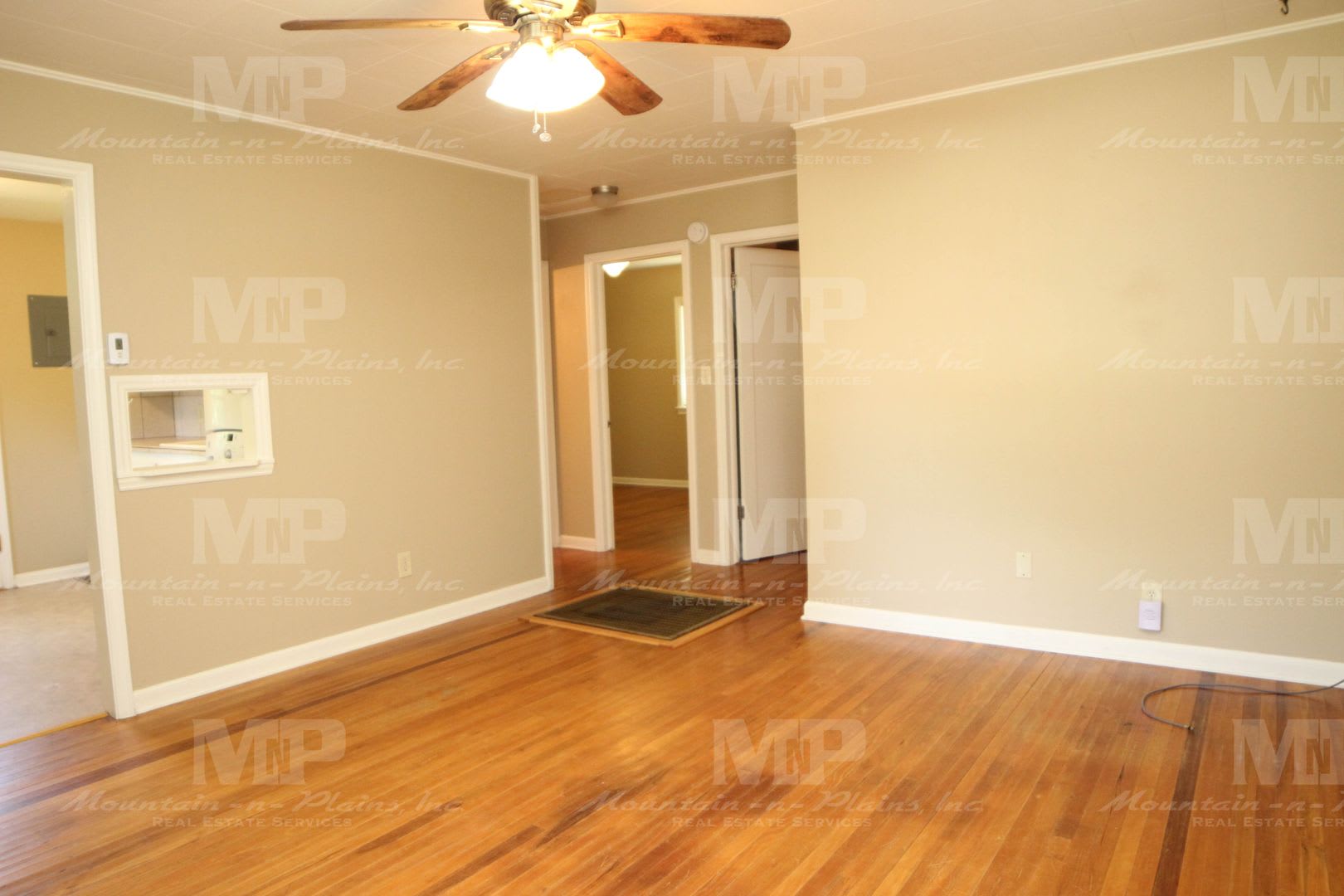 230 N Whitcomb Street – photo 2