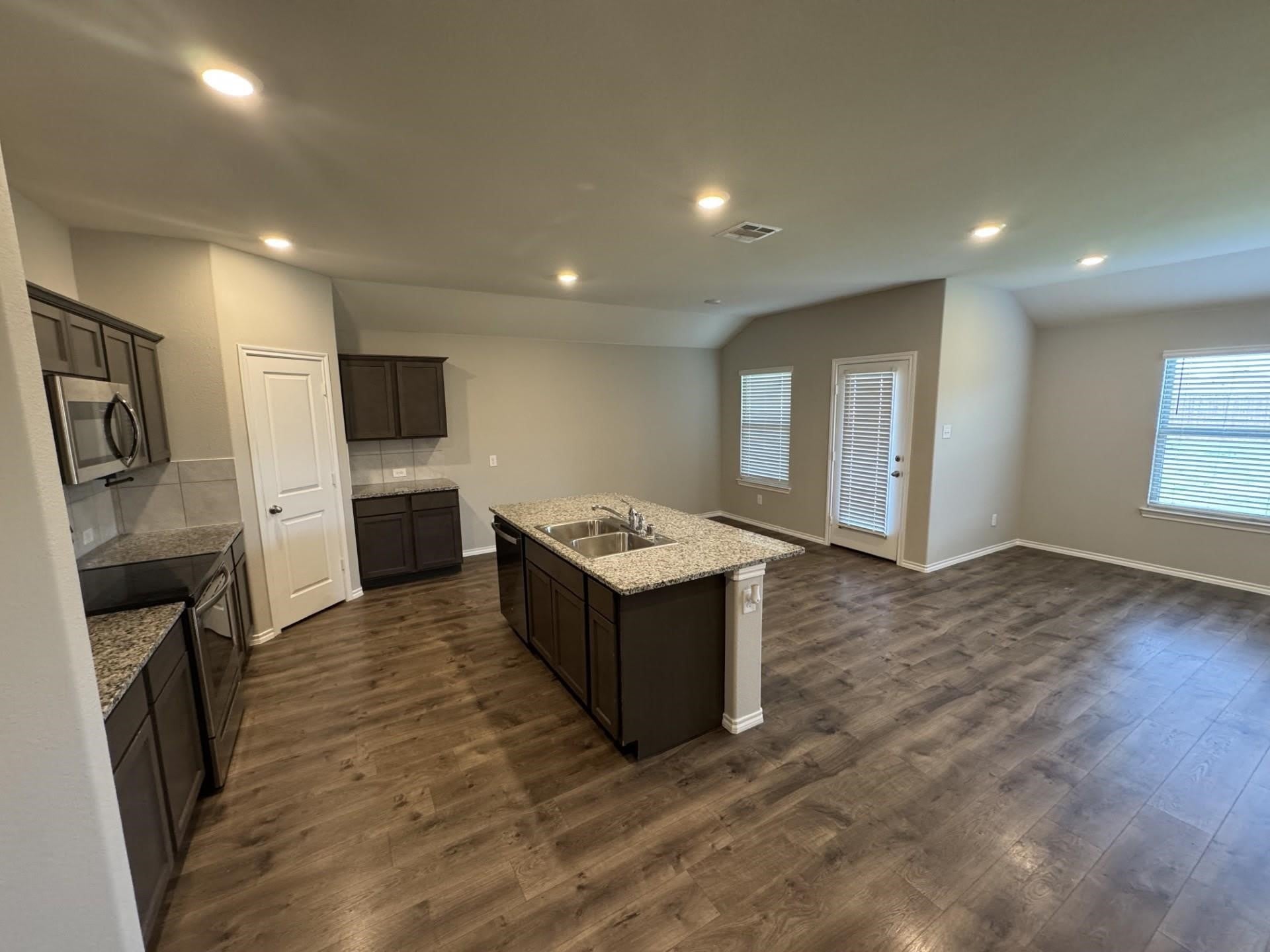 929 Alton Drive – photo 4