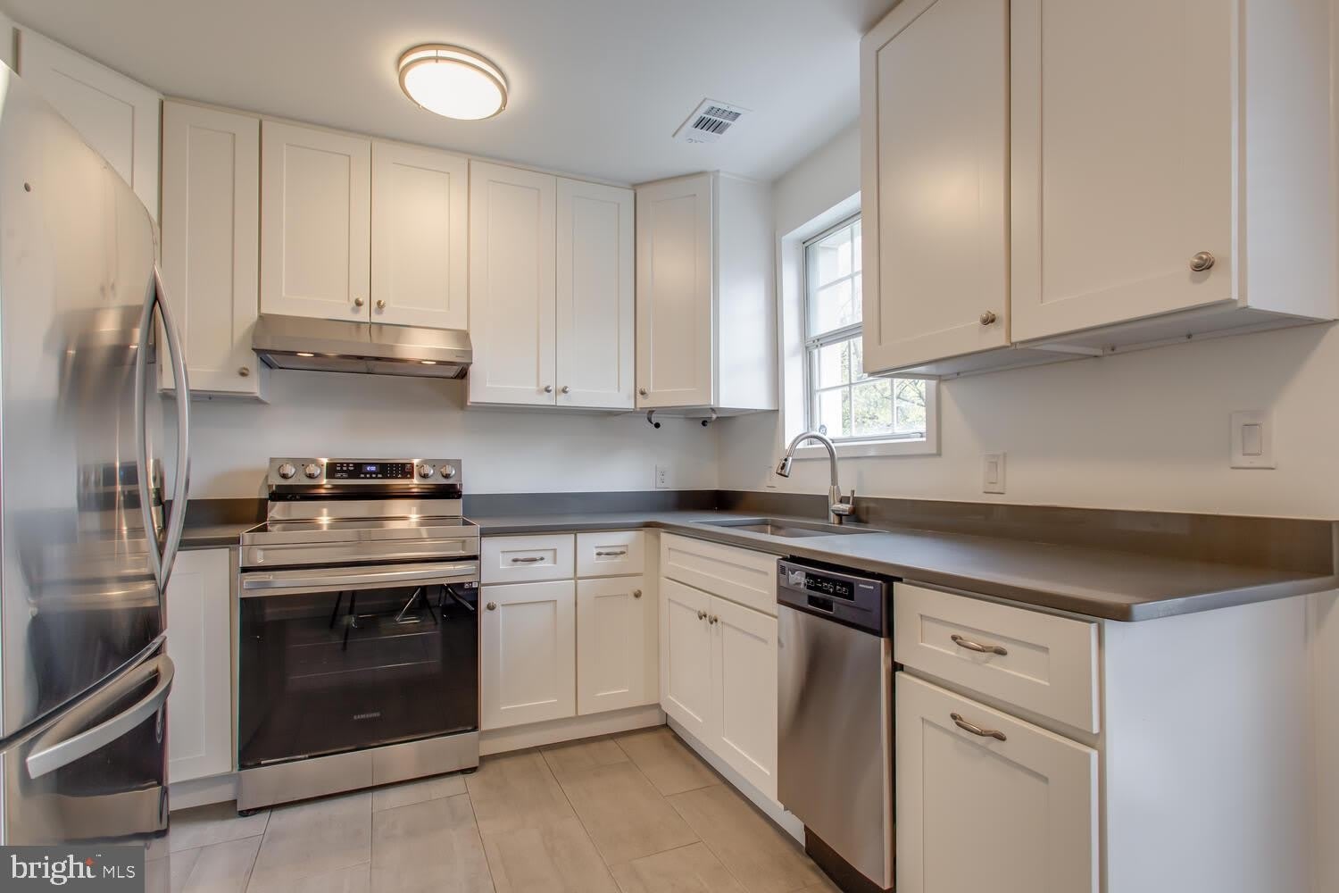 2707 WALTER REED – photo 3