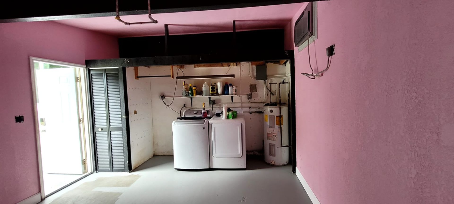 3/2 with pool and outside – photo 3