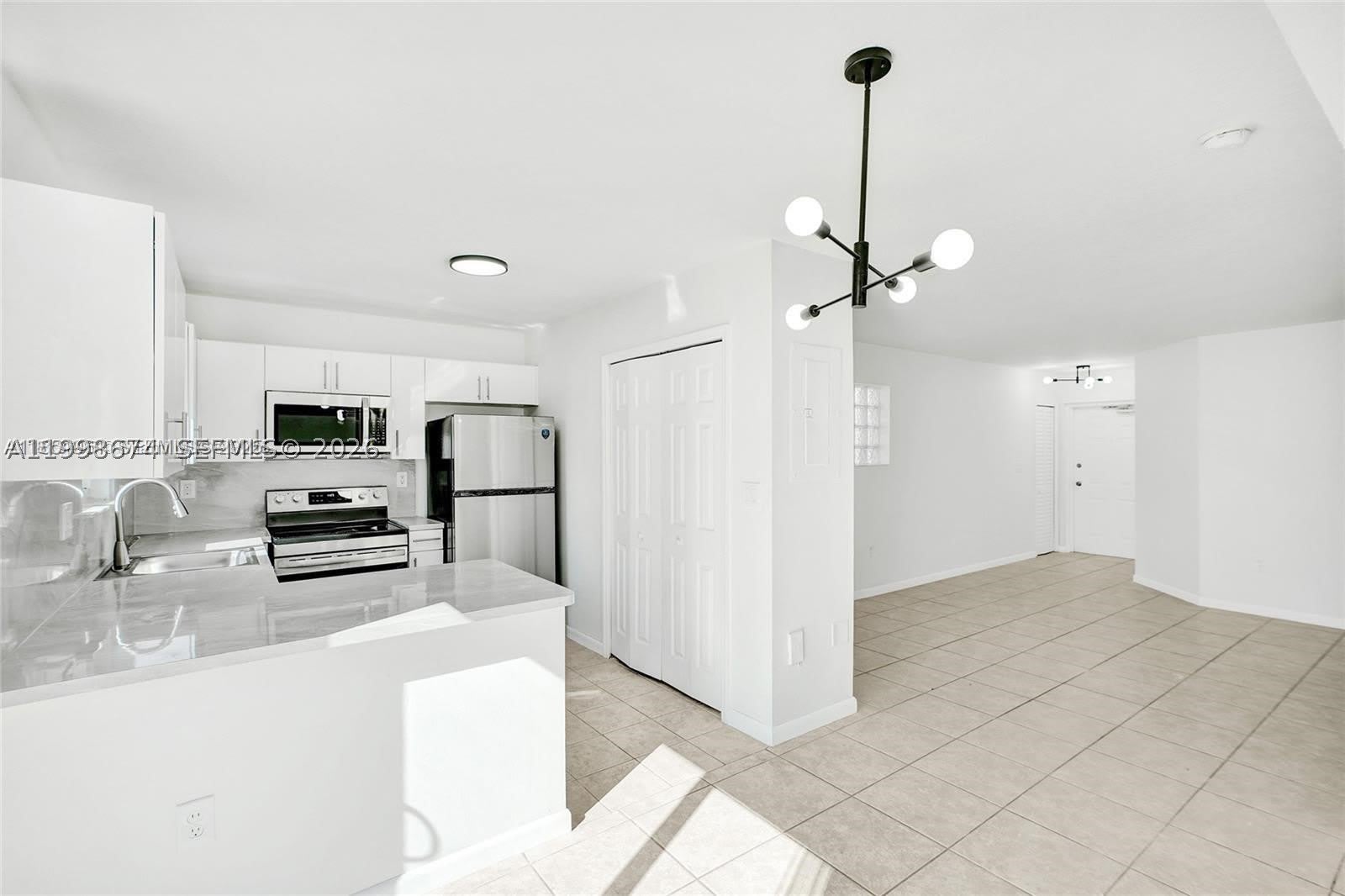 3398 NE 9th Dr – photo 4