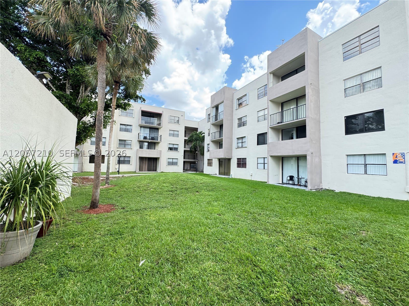 8000 SW 149th Ave – photo 2