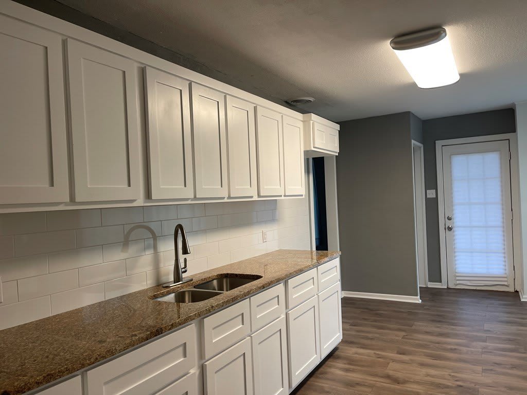 1209 W 20th St – photo 5