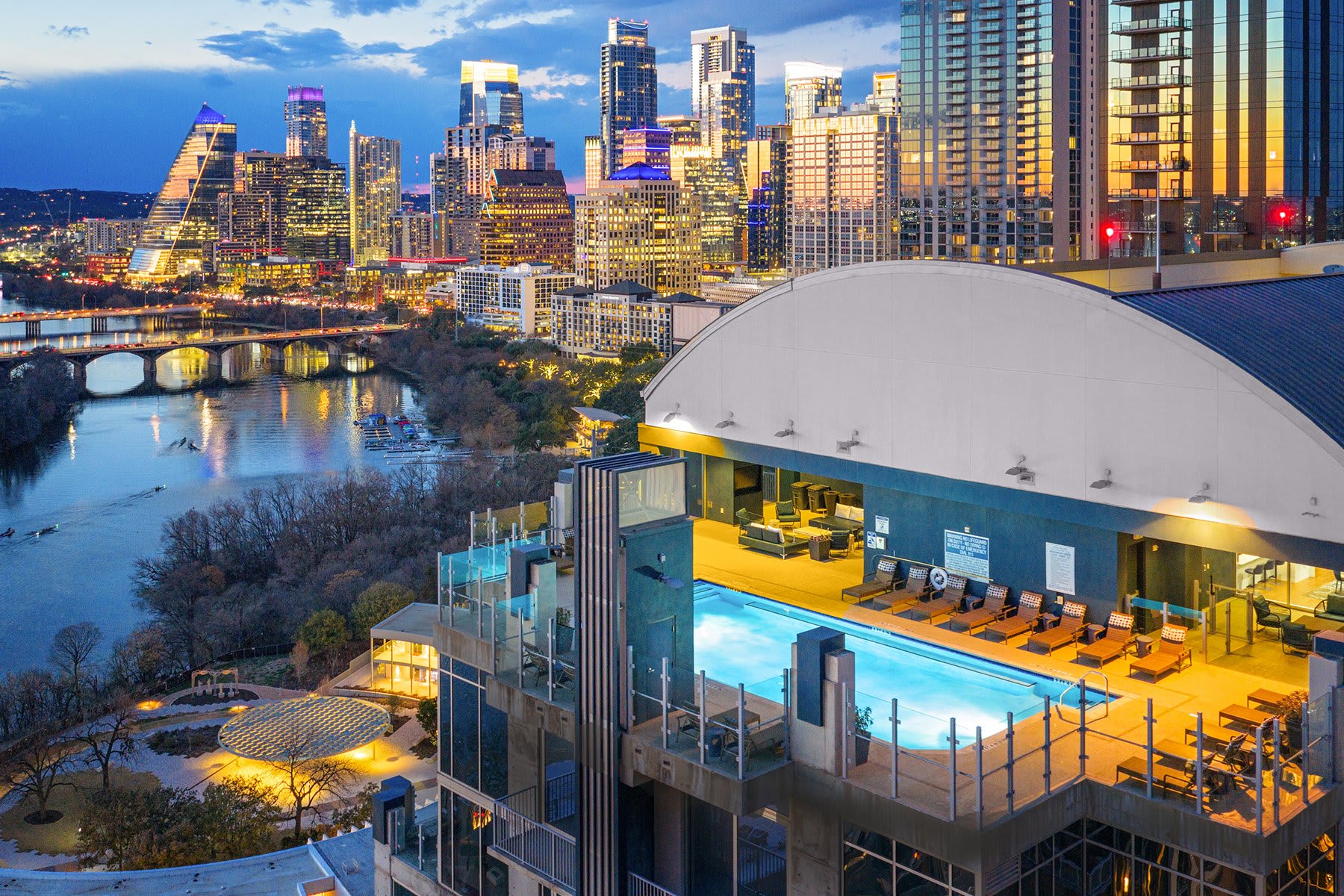 SkyHouse Austin Apartments – photo 1