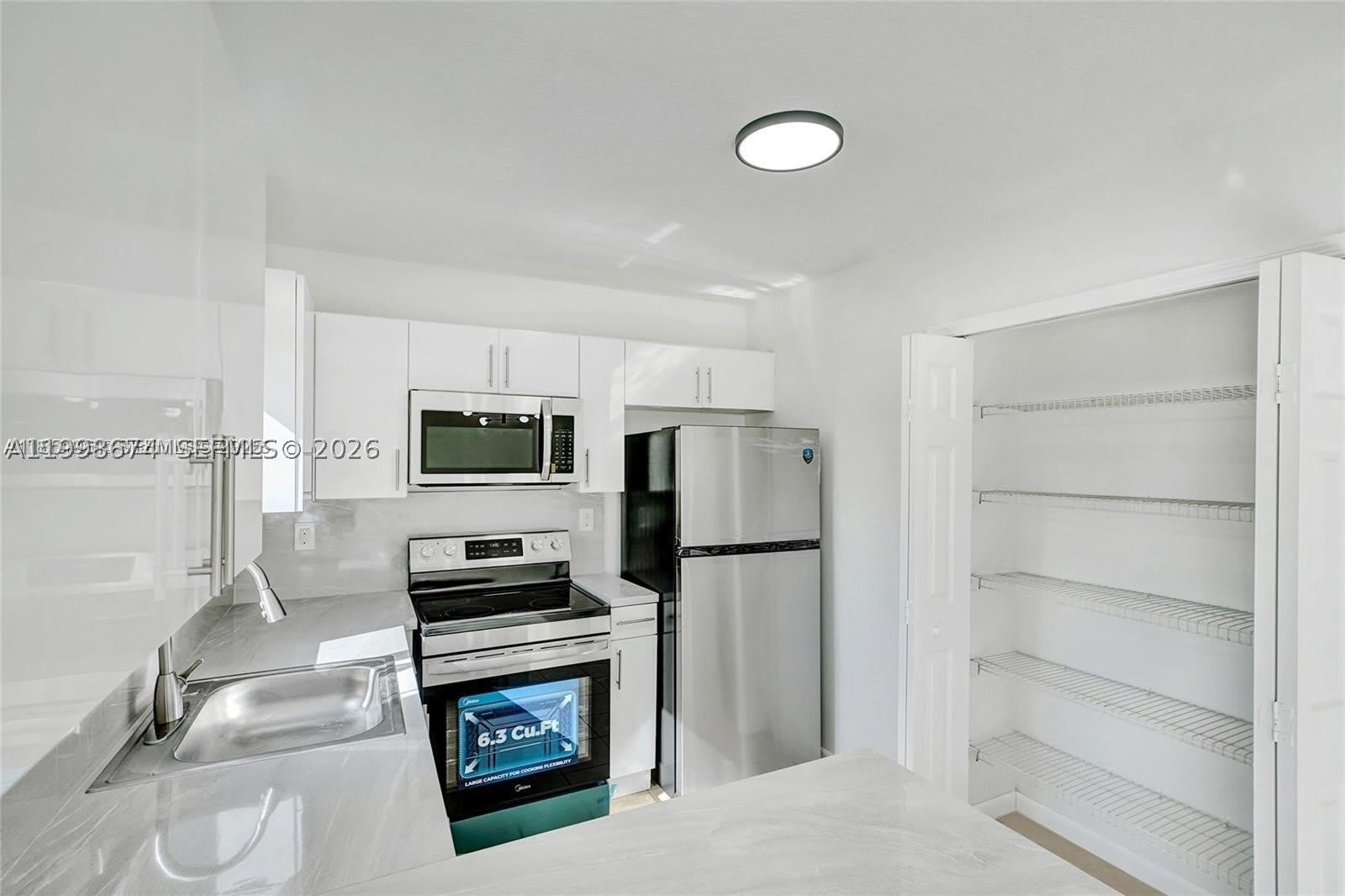 3398 NE 9th Dr – photo 5