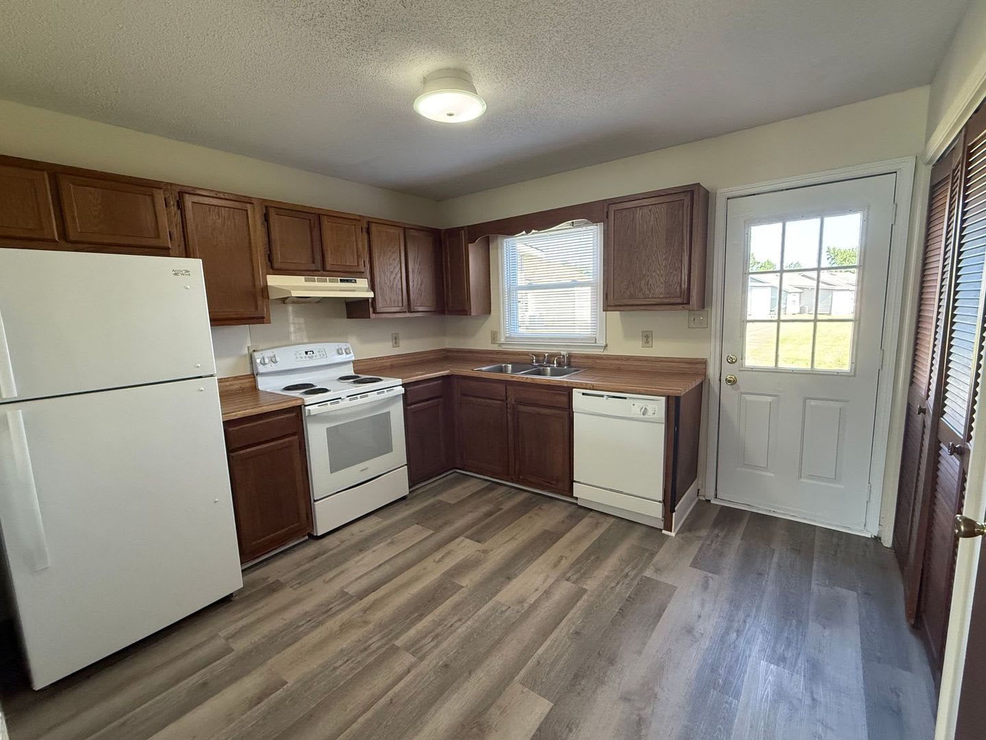 2 Bedroom 1 Bath Duplex – photo 2