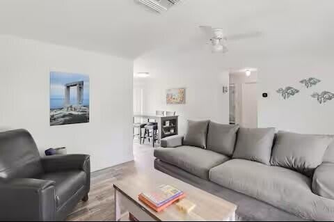 1519 Treemont Avenue – photo 3