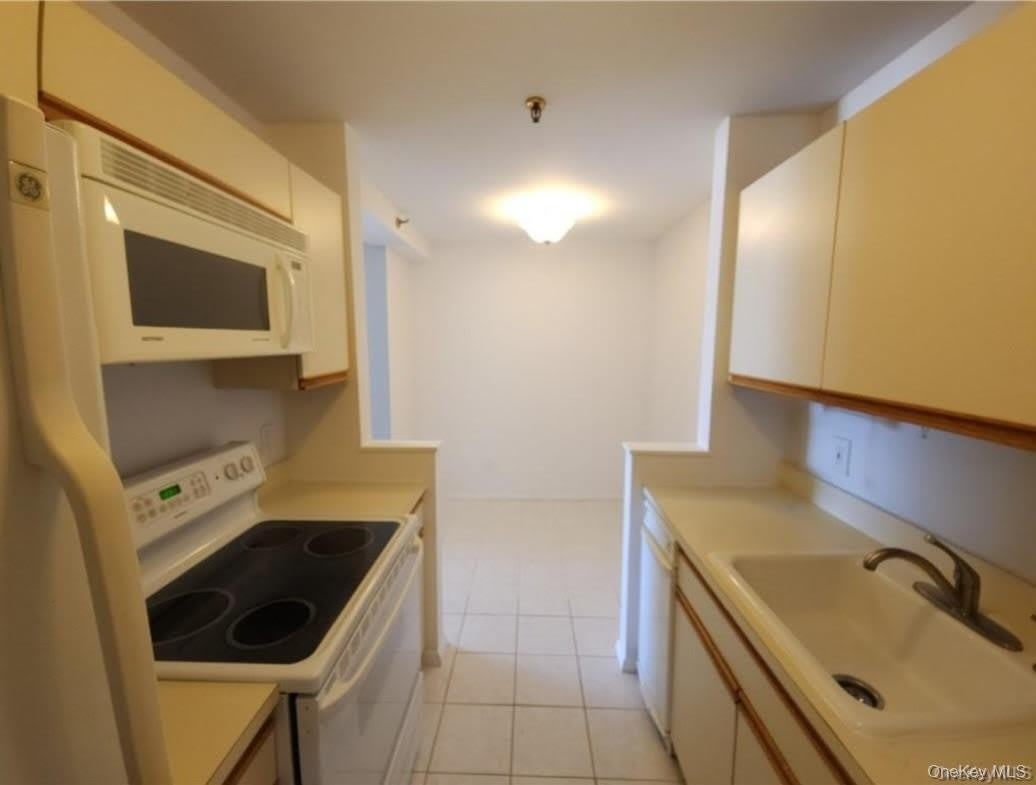 15 Greenridge Avenue – photo 4
