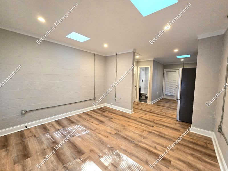 712 Highland Ave NE – photo 5