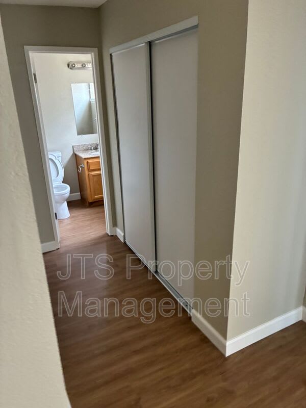 2010 Wyda Way – photo 2